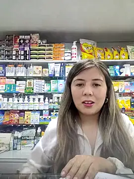 Snapshot of Sophie_del_Castillo chatting on 12.18.25 Sophie del Castillo online show from 12.18.25