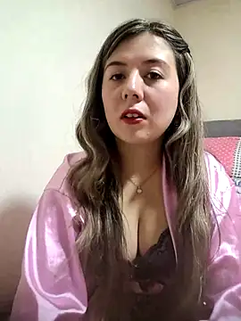 Snapshot of Sophie_del_Castillo chatting on 12.19.25 Sophie del Castillo online show from 12.19.25