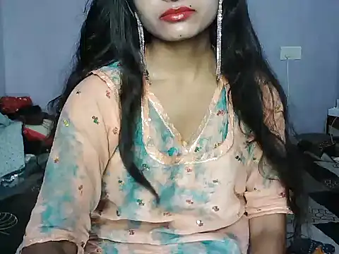 Snapshot of ROSE_GOLDE chatting on 05.24.26 ROSE GOLDE online show from 05.24.26