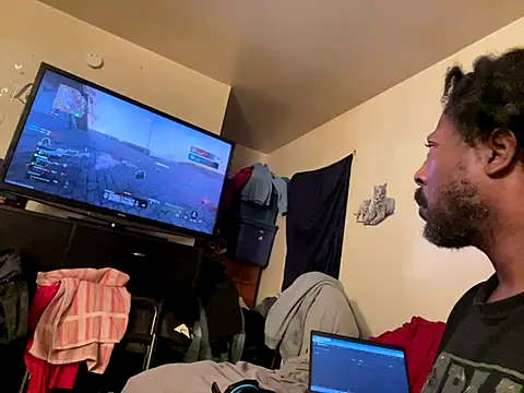 Snapshot of viceutk1 chatting on 09.28.25 viceutk1 online show from 09.28.25