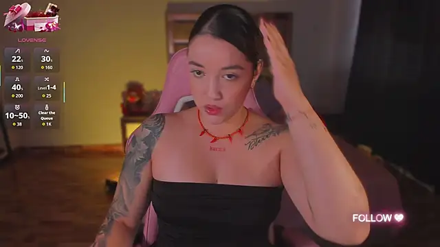 lunaarose online show from 10.27.25