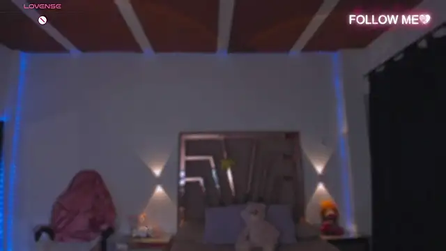 lunaarose online show from 12.01.25