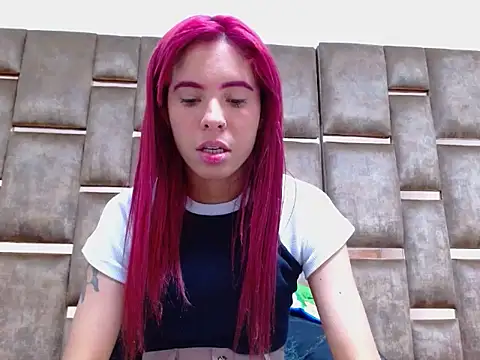 Alexahotz online show from 10.11.25