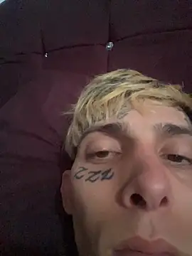 Snapshot of KinkyLatinCock chatting on 10.24.25 KinkyLatinCock online show from 10.24.25