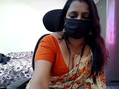 Snapshot of ammu1990 chatting on 05.08.26 ammu1990 online show from 05.08.26