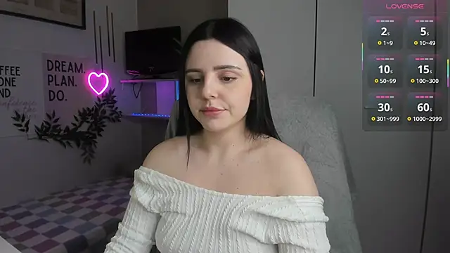 LiaWoow online show from 11.11.25