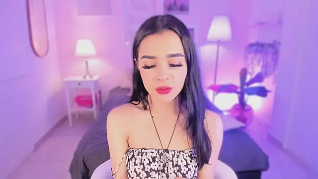 Snapshot of emma_soul1 chatting on 10.24.25 emma soul1 online show from 10.24.25