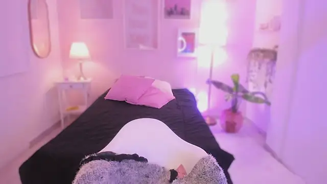 Snapshot of emma_soul1 chatting on 11.17.25 emma soul1 online show from 11.17.25