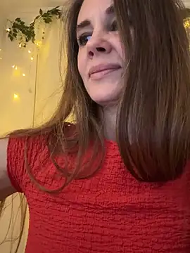 LucieMack online show from 04.10.26