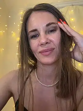 Snapshot of LucieMack chatting on 05.13.26 LucieMack online show from 05.13.26