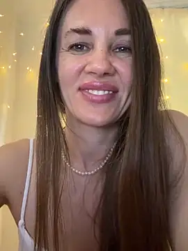 Snapshot of LucieMack chatting on 05.16.26 LucieMack online show from 05.16.26