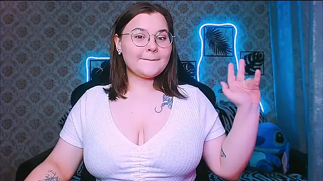 InLoveWithLife26 online show from 11.25.25