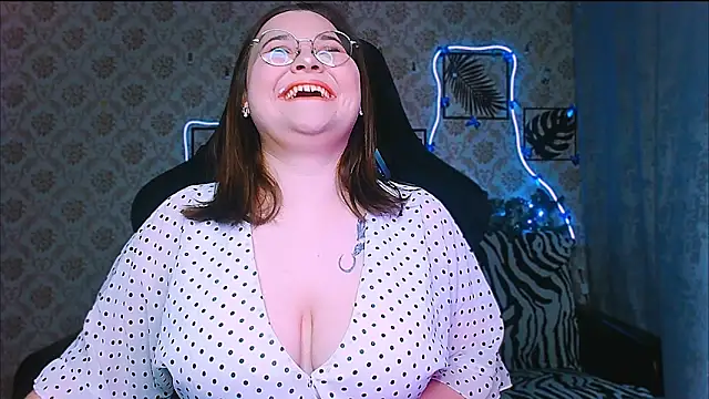 InLoveWithLife26 online show from 12.21.25