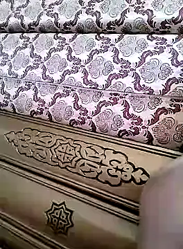 Snapshot of arab-queen01 chatting on 09.20.25 arab-queen01 online show from 09.20.25