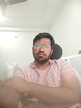 Snapshot of Shamsunderankura chatting on 10.27.25 Shamsunderankura online show from 10.27.25