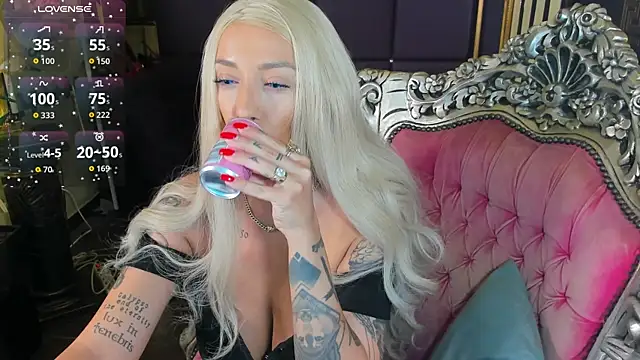 Snapshot of spicyxmilf chatting on 06.16.26 spicyxmilf online show from 06.16.26