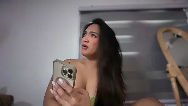 LaraBarcelo online show from 01.10.26