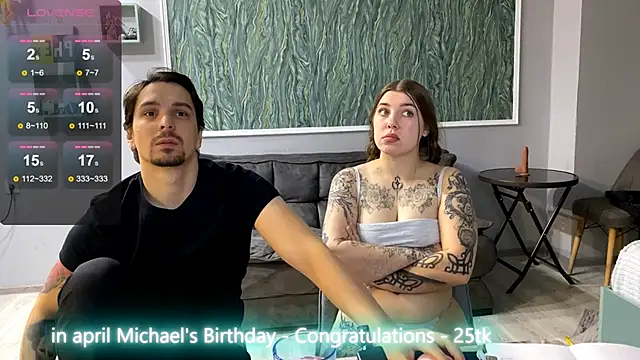 Snapshot of VelvetMiley chatting on 04.19.26 VelvetMiley online show from 04.19.26