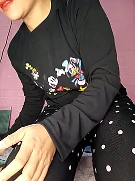 Rose 194 online show from 11.13.25