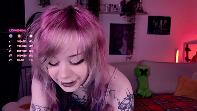 Lollyshy online show from 11.11.25