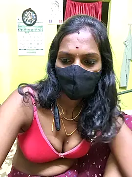 Snapshot of Honey_rosetamil chatting on 11.08.25 Honey rosetamil online show from 11.08.25