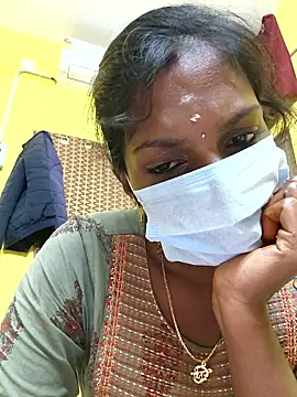 Snapshot of Honey_rosetamil chatting on 11.18.25 Honey rosetamil online show from 11.18.25