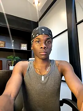 Snapshot of Brycce_santos chatting on 11.19.25 Brycce santos online show from 11.19.25