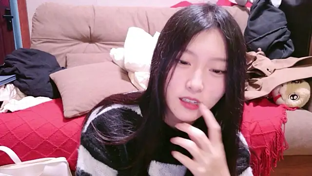 Snapshot of rainybb chatting on 11.08.25 rainybb online show from 11.08.25