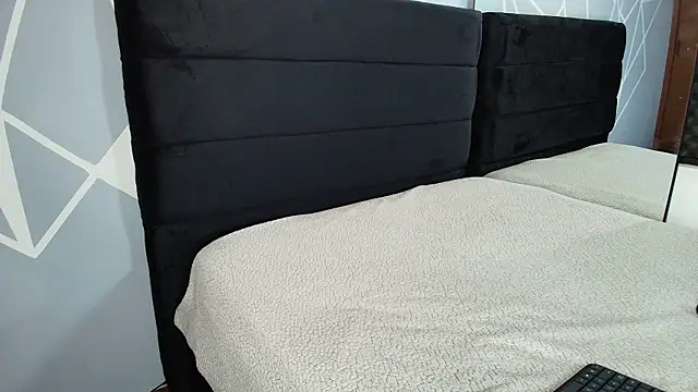 karlamoon23 online show from 02.25.26