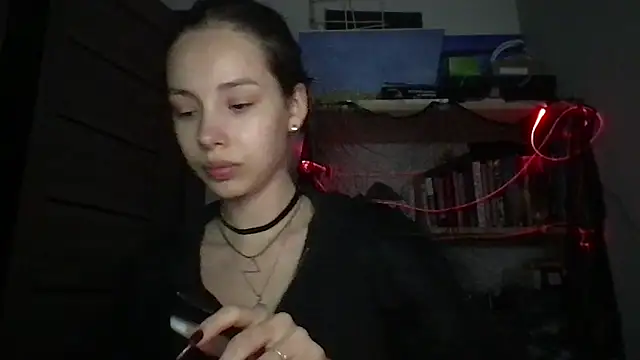 Yuna5343 online show from 10.31.25