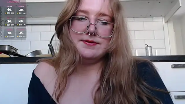 Snapshot of AgnesRoseCams chatting on 04.21.26 AgnesRoseCams online show from 04.21.26