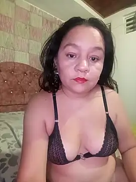 Snapshot of Paolasuj87_rummber9 chatting on 09.16.25 Paolasuj87 rummber9 online show from 09.16.25