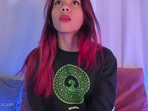 Laurenn 2 online show from 11.05.25