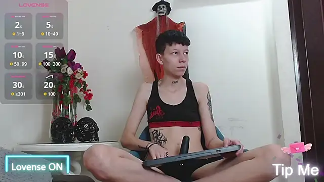 LiamBrown09 online show from 10.13.25