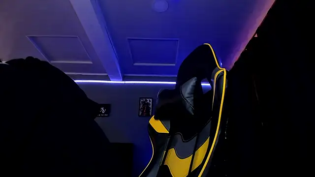 Snapshot of alexgiraldo__ chatting on 09.11.25 alexgiraldo online show from 09.11.25