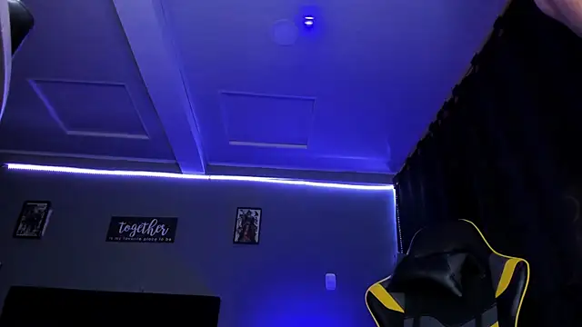 Snapshot of alexgiraldo__ chatting on 09.14.25 alexgiraldo online show from 09.14.25