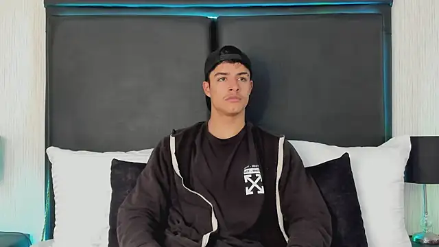 Snapshot of JacobBikerr chatting on 10.16.25 JacobBikerr online show from 10.16.25