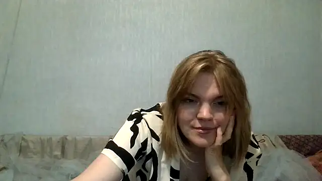 Snapshot of SirWolff chatting on 05.19.26 SirWolff online show from 05.19.26