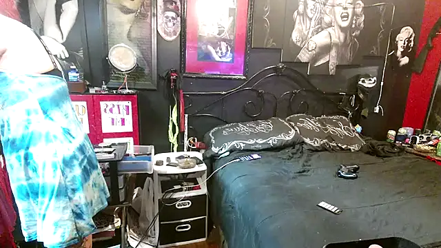 Splash Queen420 online show from 12.23.25