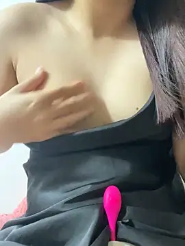 Snapshot of SiennaQueen18 chatting on 10.02.25 SiennaQueen18 online show from 10.02.25