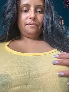 Snapshot of Angelaarayexx chatting on 05.18.26 Angelaarayexx online show from 05.18.26