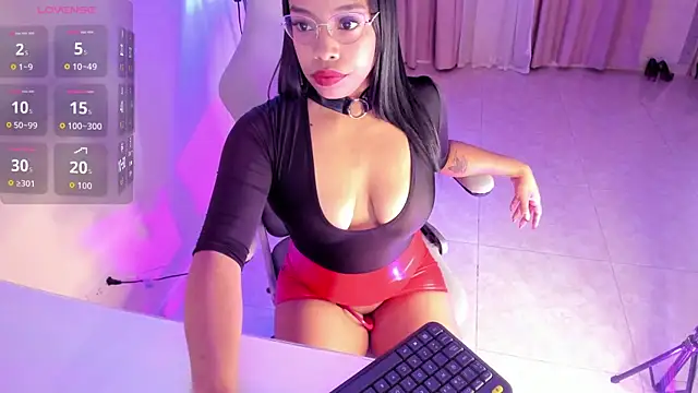 Snapshot of Georgina-Mtz chatting on 03.24.26 Georgina-Mtz online show from 03.24.26