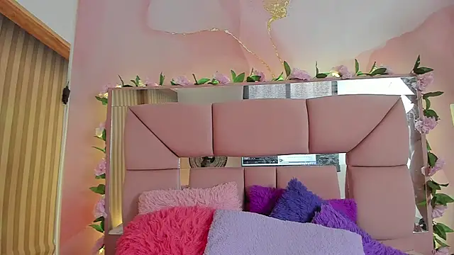 Snapshot of Mila_grace_ chatting on 05.21.26 Mila grace online show from 05.21.26