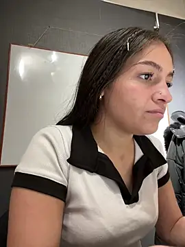 Alyha Cortes online show from 09.19.25