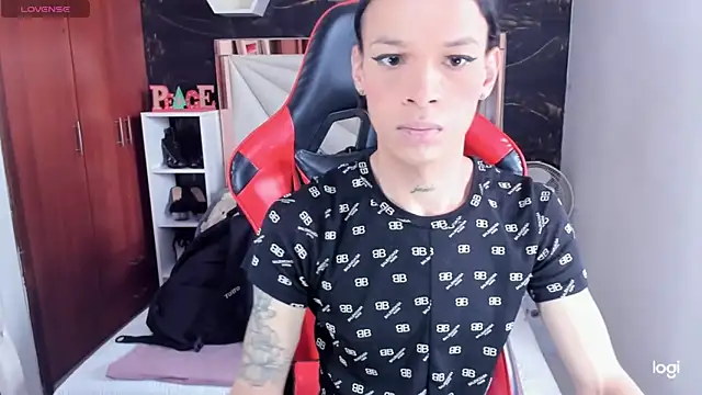 Snapshot of sara_slut21 chatting on 12.02.24 sara slut21 online show from 12.02.24