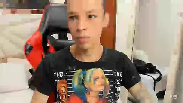 Snapshot of sara_slut21 chatting on 12.07.24 sara slut21 online show from 12.07.24