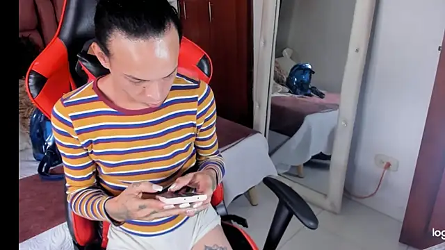 Snapshot of sara_slut21 chatting on 02.11.25 sara slut21 online show from 02.11.25