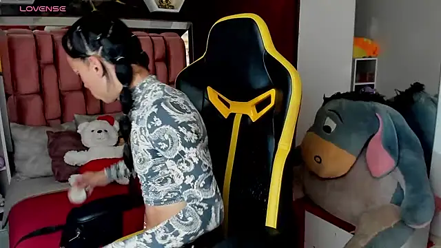 sara slut21 online show from 11.25.25