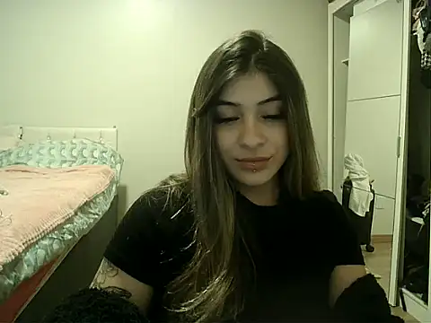 Snapshot of Becca_B chatting on 05.17.26 Becca B online show from 05.17.26