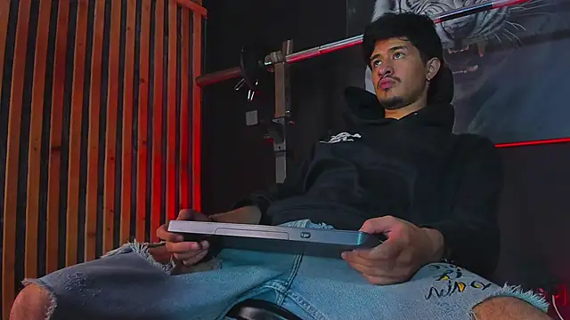 DimitriDeluxe online show from 11.19.25